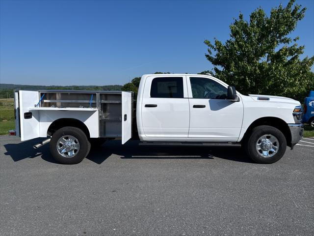 2026 RAM Ram 3500 RAM 3500 TRADESMAN CREW CAB 4X4 8 BOX