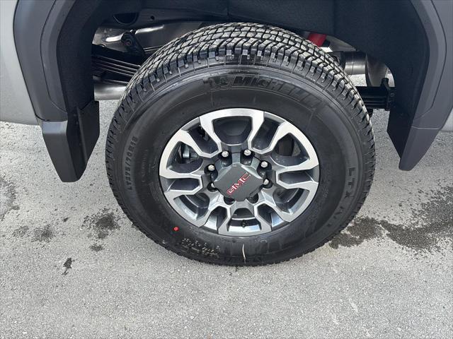 2026 GMC Sierra 2500HD Crew Cab, Standard Bed, SLE, 4WD