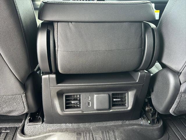 2026 GMC Sierra 2500HD Crew Cab, Standard Bed, SLE, 4WD