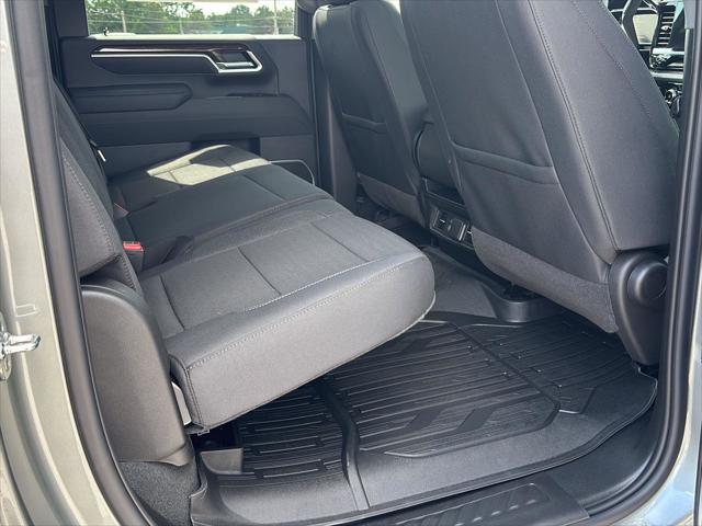 2026 GMC Sierra 2500HD Crew Cab, Standard Bed, SLE, 4WD