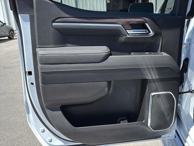 2026 GMC Sierra 1500 Crew Cab, Short Bed, SLT, 4WD