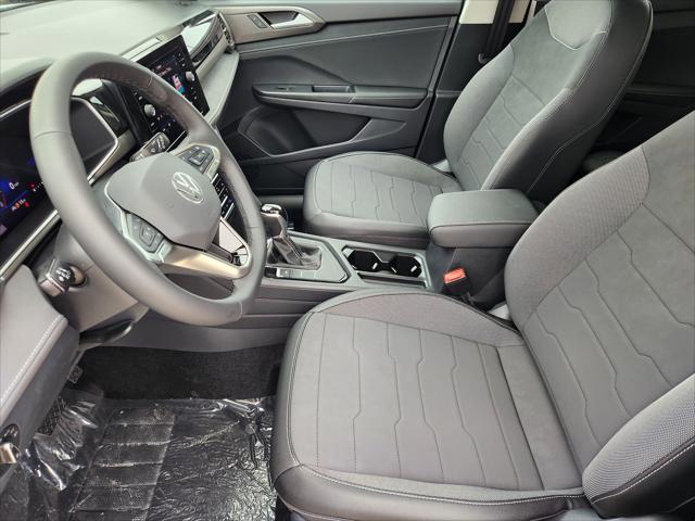 2026 Volkswagen Taos SE Black