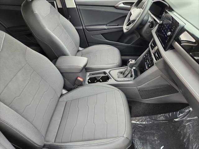 2026 Volkswagen Taos SE Black