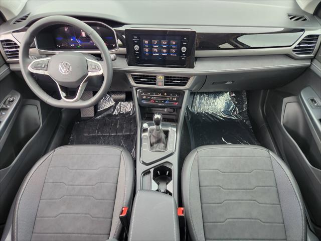 2026 Volkswagen Taos SE Black