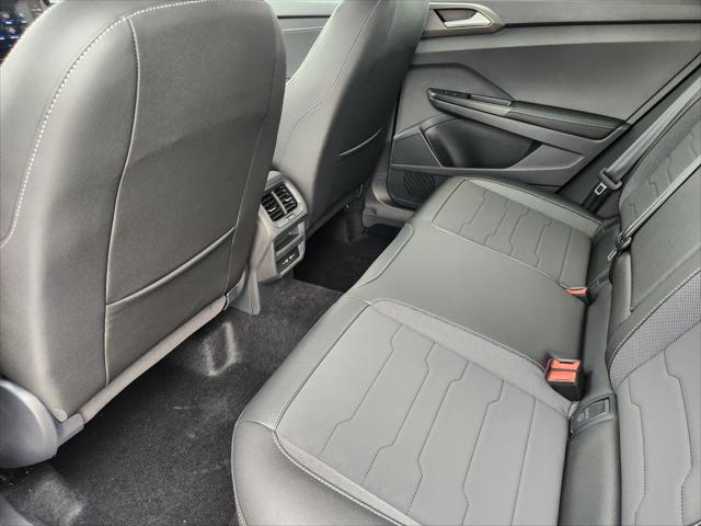 2026 Volkswagen Taos SE Black