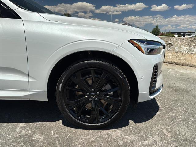 2026 Volvo XC60 Plug-In Hybrid Black Edition Ultra, T8 AWD Electric/Gasoline, Dark