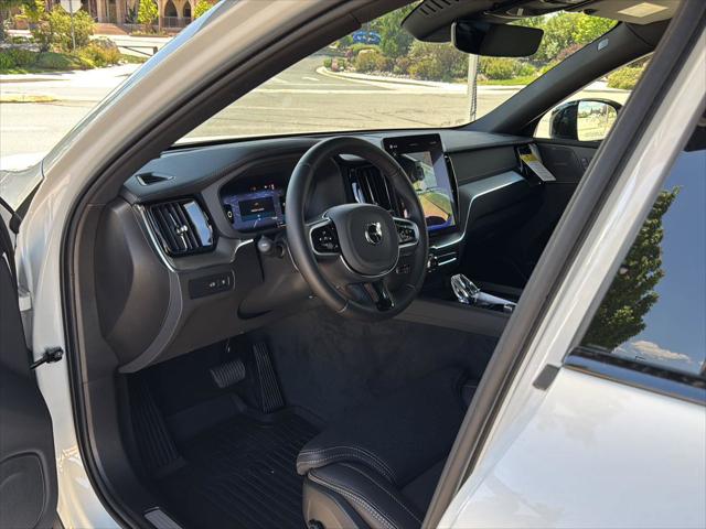 2026 Volvo XC60 Plug-In Hybrid Black Edition Ultra, T8 AWD Electric/Gasoline, Dark