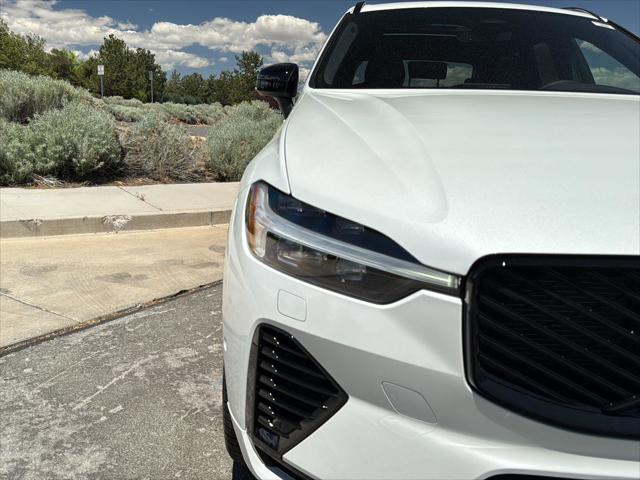 2026 Volvo XC60 Plug-In Hybrid Black Edition Ultra, T8 AWD Electric/Gasoline, Dark