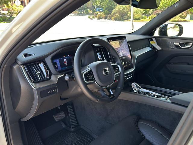 2026 Volvo XC60 Plug-In Hybrid Black Edition Ultra, T8 AWD Electric/Gasoline, Dark