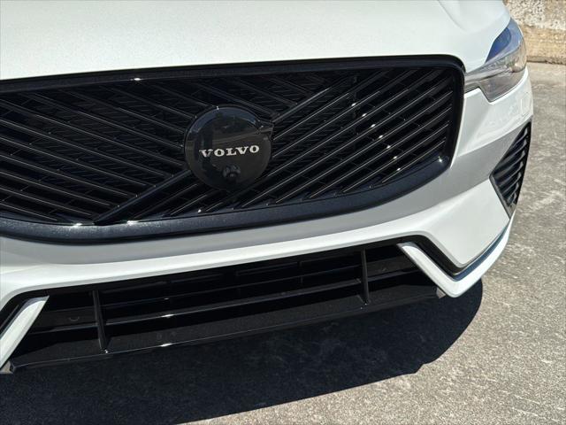 2026 Volvo XC60 Plug-In Hybrid Black Edition Ultra, T8 AWD Electric/Gasoline, Dark