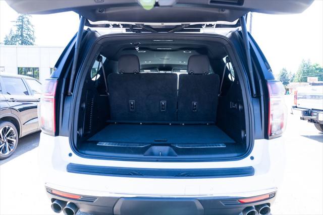 2023 Chevrolet Suburban 4WD Premier