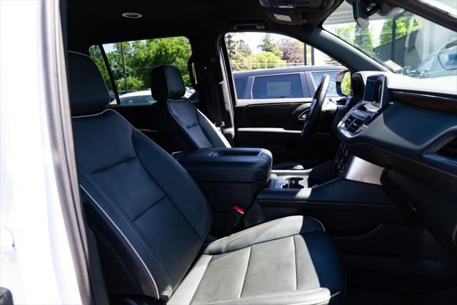 2023 Chevrolet Suburban 4WD Premier