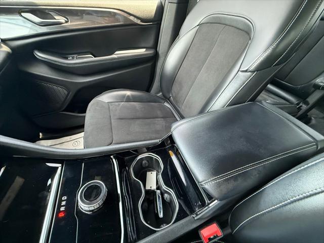 2023 Jeep Grand Cherokee L Altitude 4x4