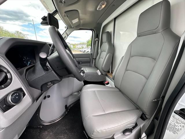 2027 Ford E-Series Cutaway Base