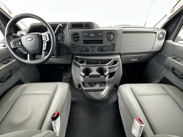 2027 Ford E-Series Cutaway Base