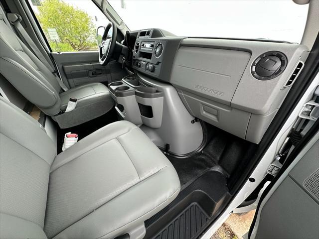 2027 Ford E-Series Cutaway Base