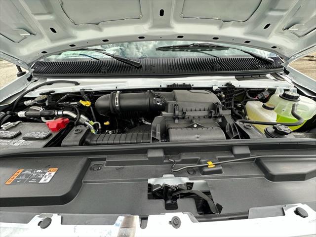 2027 Ford E-Series Cutaway Base