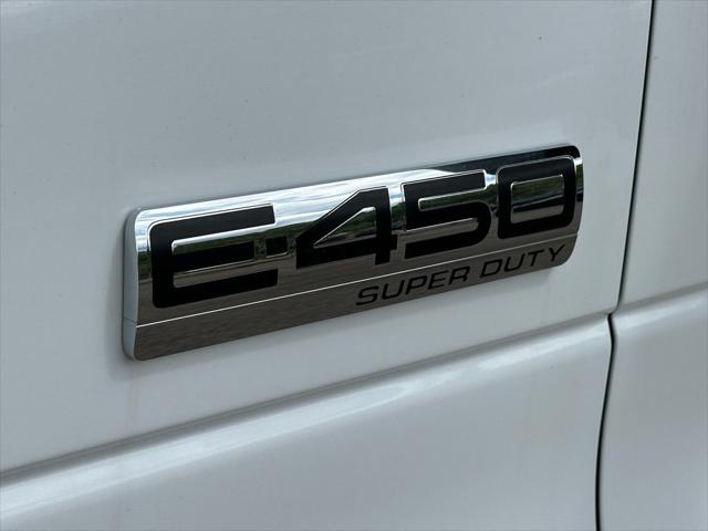 2027 Ford E-Series Cutaway Base