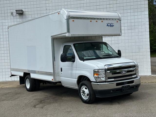 2027 Ford E-Series Cutaway Base