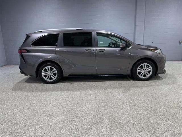 2023 Toyota Sienna Limited