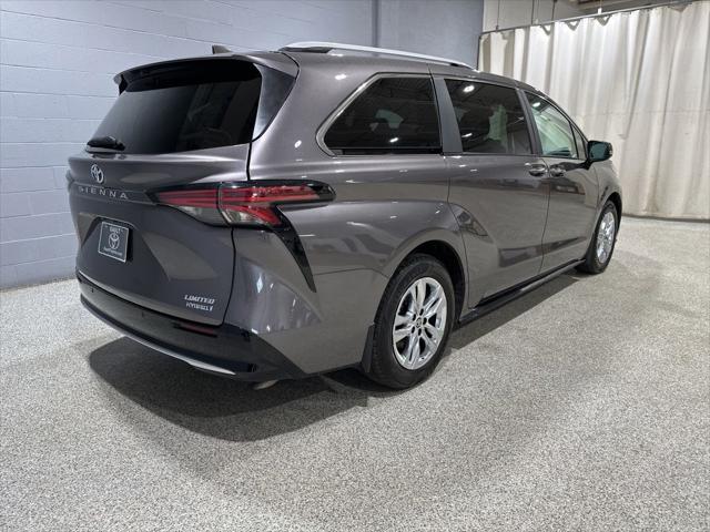 2023 Toyota Sienna Limited