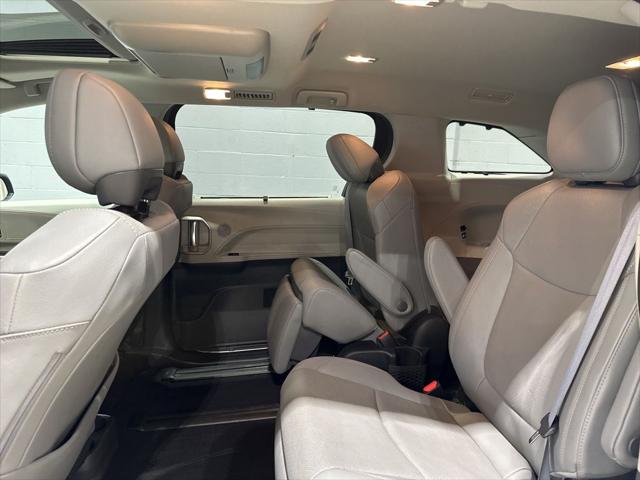 2023 Toyota Sienna Limited
