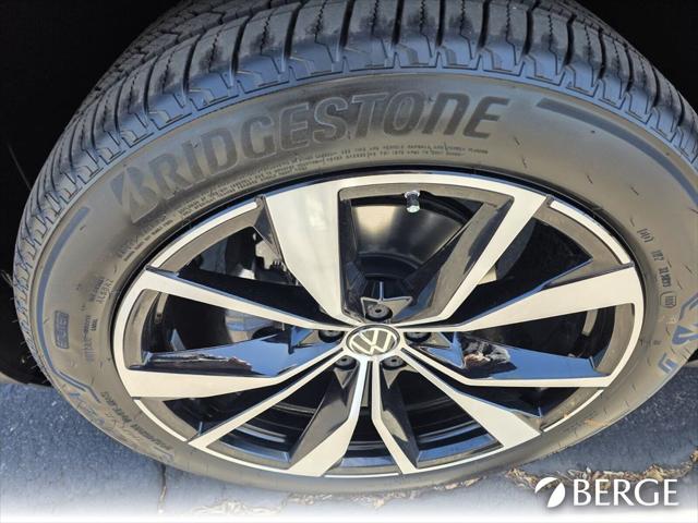 2026 Volkswagen Atlas Cross Sport SEL Premium R-Line