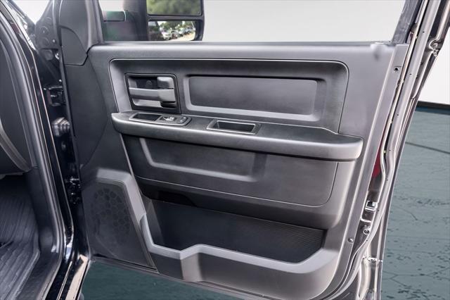 2024 Ram 3500 Tradesman Crew Cab 4x4 8' Box