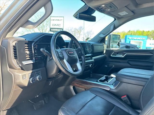 2025 GMC Sierra 3500HD 4WD Crew Cab Long Bed SLT