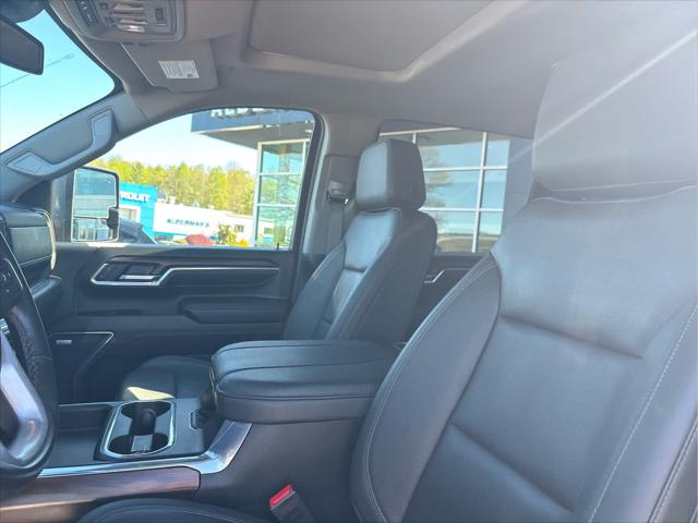 2025 GMC Sierra 3500HD 4WD Crew Cab Long Bed SLT