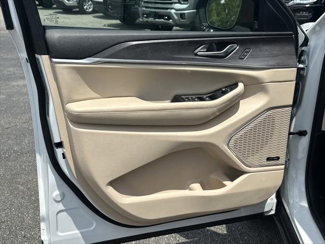 2025 Jeep Grand Cherokee L Limited 4x2
