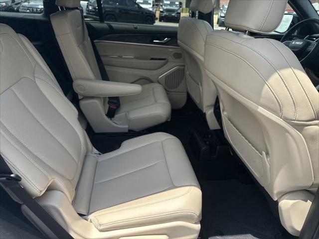 2025 Jeep Grand Cherokee L Limited 4x2