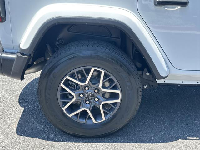 2024 Jeep Wrangler 4-Door Sahara 4x4