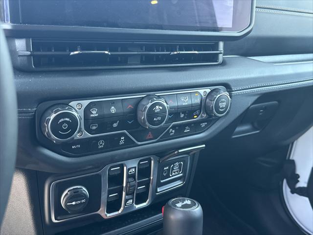 2024 Jeep Wrangler 4-Door Sahara 4x4