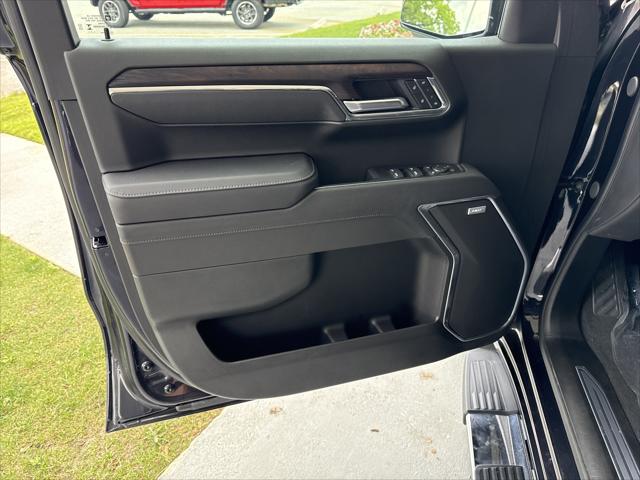 2025 GMC Sierra 1500 2WD Crew Cab Short Box SLT