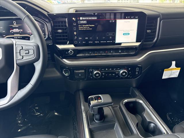 2025 GMC Sierra 1500 2WD Crew Cab Short Box SLT