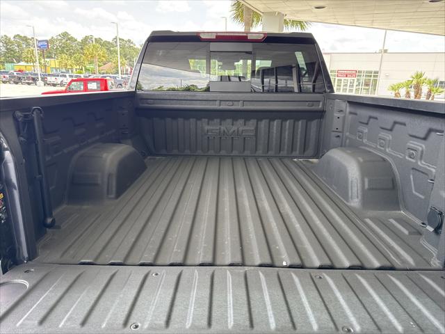2025 GMC Sierra 1500 2WD Crew Cab Short Box SLT