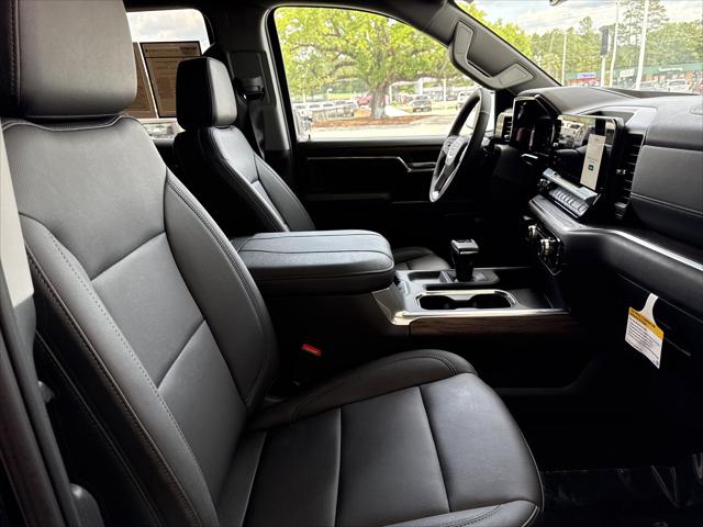2025 GMC Sierra 1500 2WD Crew Cab Short Box SLT