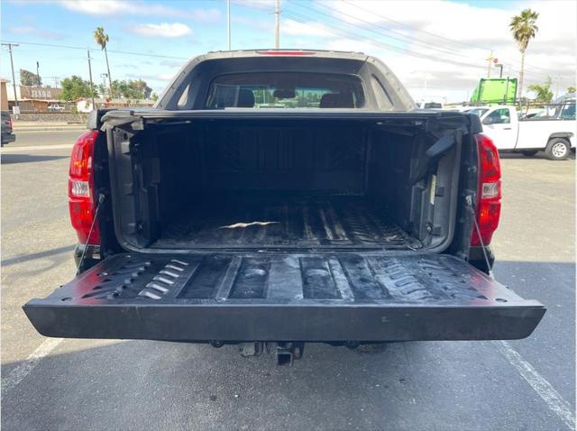 2011 Chevrolet Avalanche LS