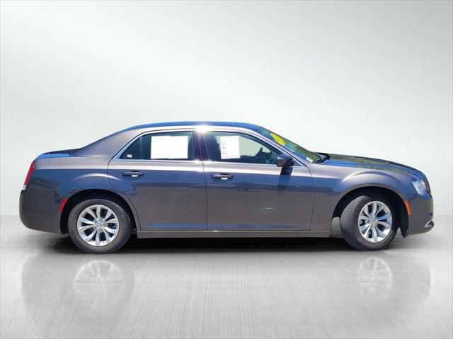 2023 Chrysler 300 Touring