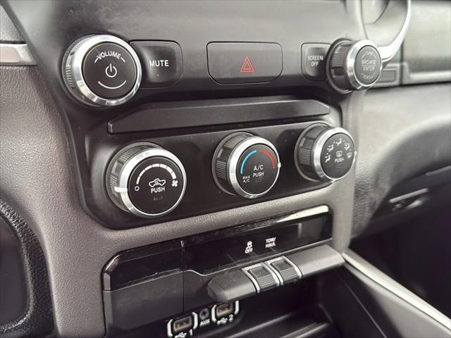 2022 Ram 1500 Big Horn Crew Cab 4x4 5'7" Box