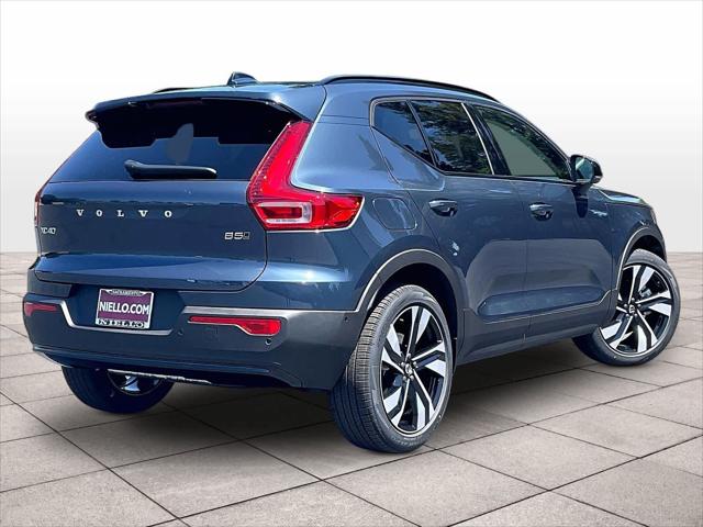2026 Volvo XC40 Plus, B5 AWD Gas (mild hybrid), Dark