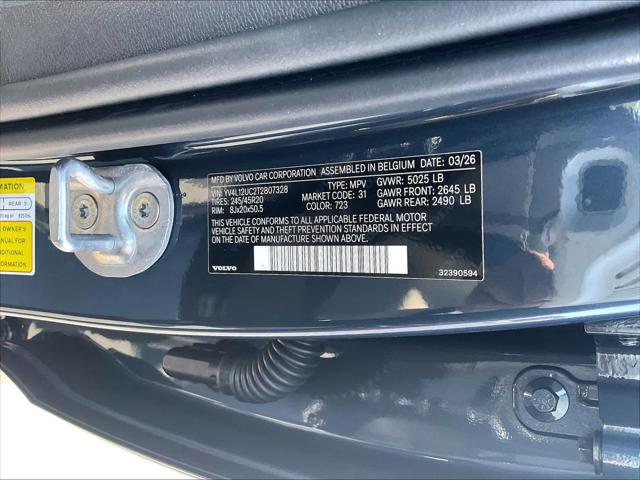 2026 Volvo XC40 Plus, B5 AWD Gas (mild hybrid), Dark