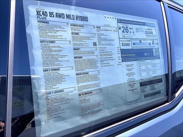 2026 Volvo XC40 Plus, B5 AWD Gas (mild hybrid), Dark