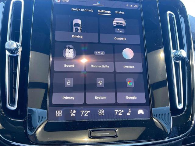 2026 Volvo XC40 Core, B5 AWD Gas (mild hybrid), Dark