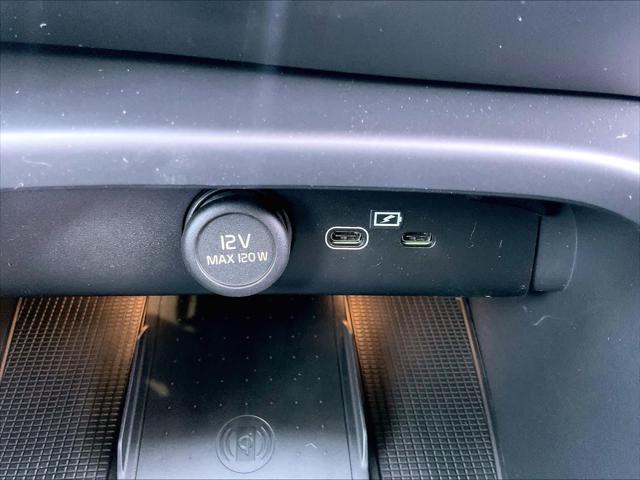 2026 Volvo XC40 Core, B5 AWD Gas (mild hybrid), Dark
