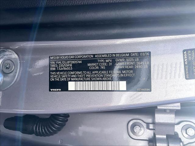2026 Volvo XC40 Core, B5 AWD Gas (mild hybrid), Dark
