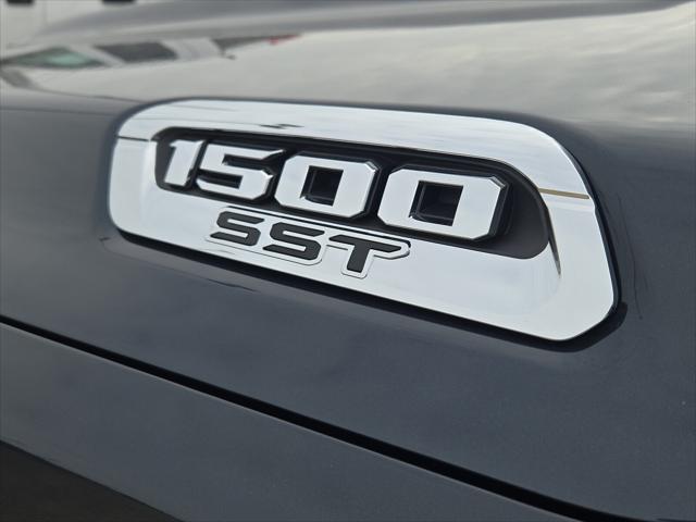2025 Ram 1500 Big Horn Crew Cab 4x4 5'7" Box