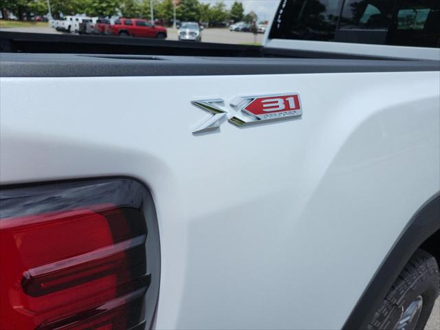 2026 GMC Sierra 2500HD Crew Cab, Standard Bed, SLT, 4WD
