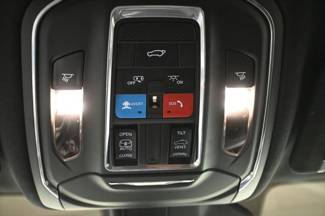 2023 Jeep Grand Cherokee L Altitude 4x4